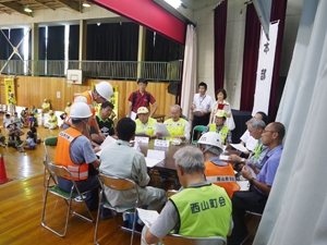 学校地域合同避難所運営訓練